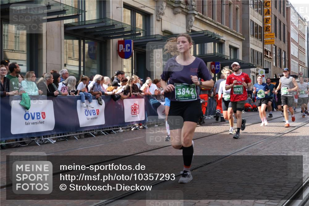 13.09.2026 - 21. swb-Marathon Bremen Strokosch-Dieckow http://msf.ph/oto/10357293 13.09.2026 13:34:29 Ziel 489, 1210, 1395, 1871, 1967, 2413, 2430, 2525, 2561, 2755, 2831, 3052, 3058, 3181, 3217, 3353, 3380, 3388, 3765, 3768, 3842, 4537, 5378, 5415, 5488, 5684, 5694, 5760, 6085, 6128, 6168, 6244, 6627, 6655, 6756, 7443, 7462, 7833, 8155, 8182, 8453, 8493, 8515, 8552, 8623, 8683, 9038, 9751, 9788, 9820, 13180, 682, 784, 809, 911, 1307, 1871, 2215, 2464, 3029, 3068, 3214, 3318, 3409, 3632, 3636, 3890, 4112, 4616, 5147, 5265, 5488, 5489, 5566, 5768, 5852 meine-sportfotos.de