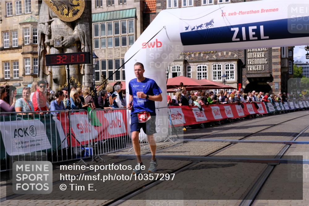 13.09.2026 - 21. swb-Marathon Bremen Tim E. http://msf.ph/oto/10357297 13.09.2026 12:52:05 Ziel 482, 943, 1126 meine-sportfotos.de