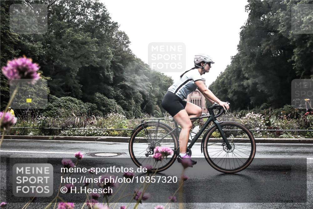 13.09.2026 - Stadtparktriathlon H.Heesch http://msf.ph/oto/10357320 13.09.2026 13:10:48 Radfahren 1355, 1373, 1425, 1427 meine-sportfotos.de