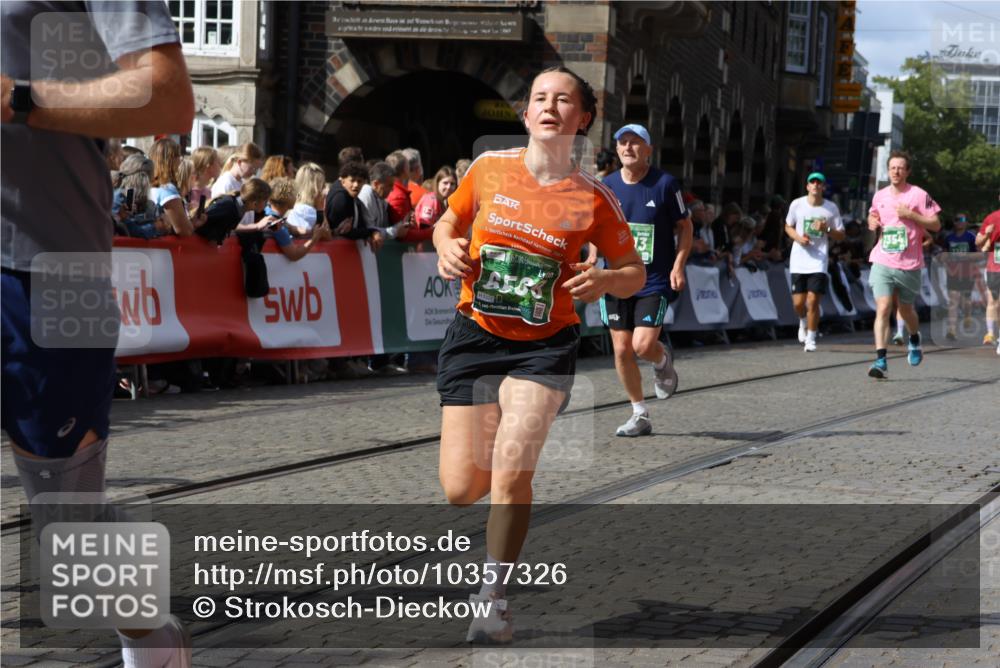 13.09.2026 - 21. swb-Marathon Bremen Strokosch-Dieckow http://msf.ph/oto/10357326 13.09.2026 13:33:50 Ziel 930, 1124, 2960, 2980, 3201, 3562, 4052, 4219, 4243, 4492, 4536, 4543, 4565, 5560, 5660, 5726, 5861, 5862, 5914, 6256, 6421, 6538, 6597, 6777, 6844, 6882, 6915, 6997, 7145, 7421, 7523, 7633, 7652, 7789, 7863, 8093, 8177, 8501, 8599, 8602, 8691, 9206, 9508, 9616, 9856, 9883, 10114, 13078, 13084, 1656, 2727, 3389, 3522, 3790, 4613, 5341, 5563, 5587, 6151, 6509, 6623, 7047, 7303, 7354, 7431, 8025, 8512, 8641, 8910 meine-sportfotos.de