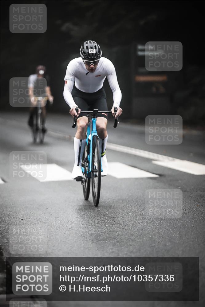 13.09.2026 - Stadtparktriathlon H.Heesch http://msf.ph/oto/10357336 13.09.2026 09:51:55 Radfahren 220, 258, 300, 311, 333, 336 meine-sportfotos.de