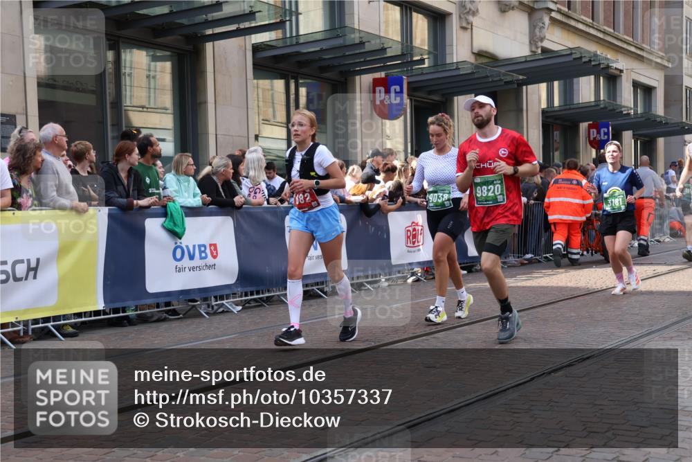 13.09.2026 - 21. swb-Marathon Bremen Strokosch-Dieckow http://msf.ph/oto/10357337 13.09.2026 13:34:30 Ziel 489, 1210, 1395, 1967, 2413, 2430, 2525, 2561, 2755, 2831, 3052, 3058, 3181, 3217, 3353, 3380, 3388, 3765, 3768, 3842, 4537, 5378, 5415, 5684, 5694, 5760, 6085, 6128, 6168, 6244, 6627, 6655, 6756, 7443, 7462, 7833, 8155, 8182, 8453, 8493, 8515, 8552, 8623, 8683, 9038, 9751, 9788, 9820, 13017, 13018, 13180, 682, 784, 809, 911, 1307, 1871, 2215, 2464, 3029, 3068, 3214, 3318, 3409, 3632, 3636, 3890, 4112, 4616, 5147, 5265, 5488, 5489, 5566, 5768, 5852 meine-sportfotos.de