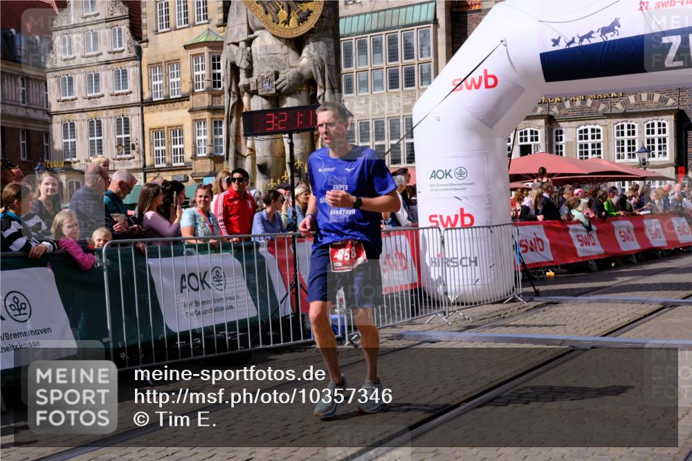 13.09.2026 - 21. swb-Marathon Bremen Tim E. http://msf.ph/oto/10357346 13.09.2026 12:52:06 Ziel 482, 943, 1126 meine-sportfotos.de