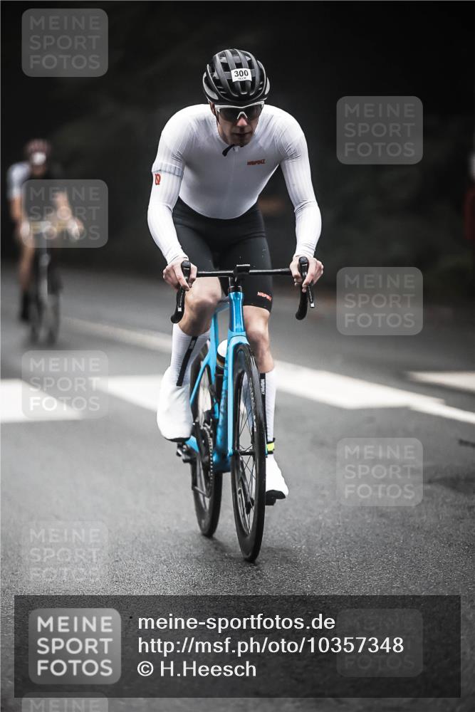 13.09.2026 - Stadtparktriathlon H.Heesch http://msf.ph/oto/10357348 13.09.2026 09:51:55 Radfahren 220, 258, 300, 311, 333, 336 meine-sportfotos.de