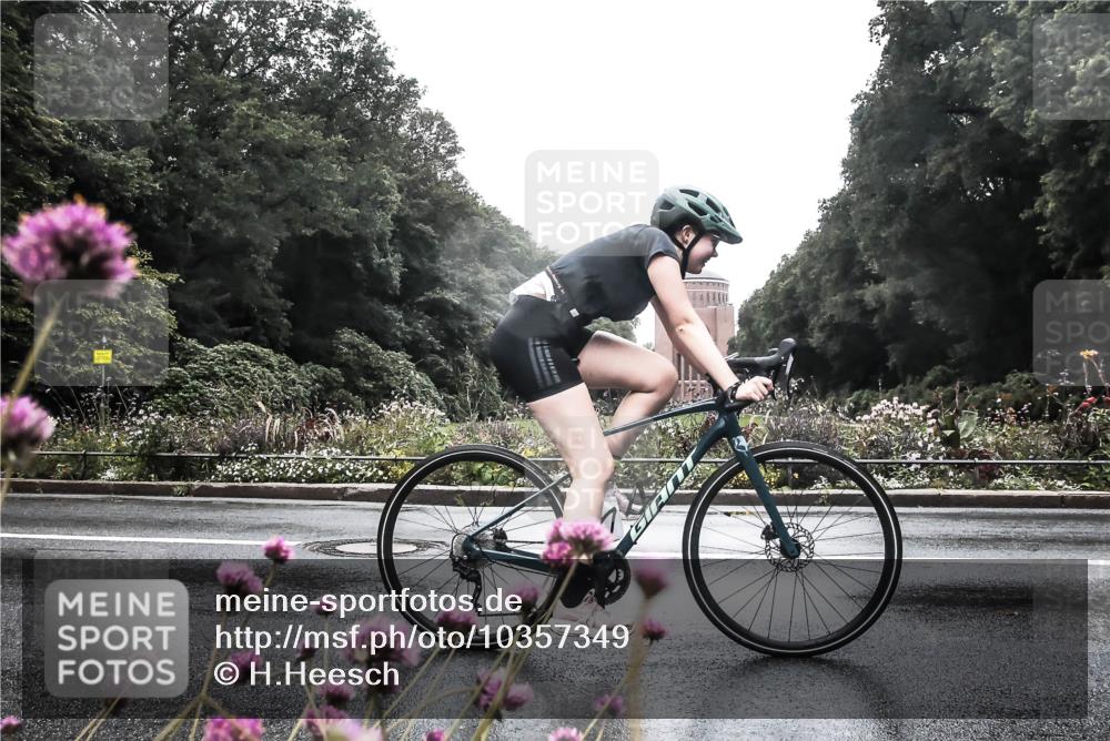 13.09.2026 - Stadtparktriathlon H.Heesch http://msf.ph/oto/10357349 13.09.2026 13:10:58 Radfahren 1251, 1293, 1334, 1356, 1364 meine-sportfotos.de