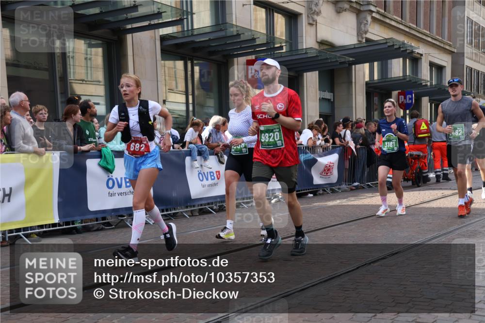13.09.2026 - 21. swb-Marathon Bremen Strokosch-Dieckow http://msf.ph/oto/10357353 13.09.2026 13:34:30 Ziel 489, 1210, 1395, 1967, 2413, 2430, 2525, 2561, 2755, 2831, 3052, 3058, 3181, 3217, 3353, 3380, 3388, 3765, 3768, 3842, 4537, 5378, 5415, 5684, 5694, 5760, 6085, 6128, 6168, 6244, 6627, 6655, 6756, 7443, 7462, 7833, 8155, 8182, 8453, 8493, 8515, 8552, 8623, 8683, 9038, 9751, 9788, 9820, 13017, 13018, 13180, 682, 784, 809, 911, 1307, 1871, 2215, 2464, 3029, 3068, 3214, 3318, 3409, 3632, 3636, 3890, 4112, 4616, 5147, 5265, 5488, 5489, 5566, 5768, 5852 meine-sportfotos.de
