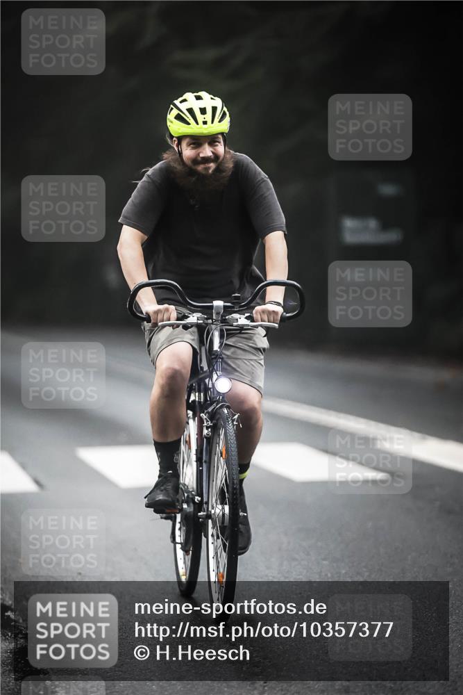 13.09.2026 - Stadtparktriathlon H.Heesch http://msf.ph/oto/10357377 13.09.2026 09:51:58 Radfahren 220, 258, 300, 311, 336 meine-sportfotos.de