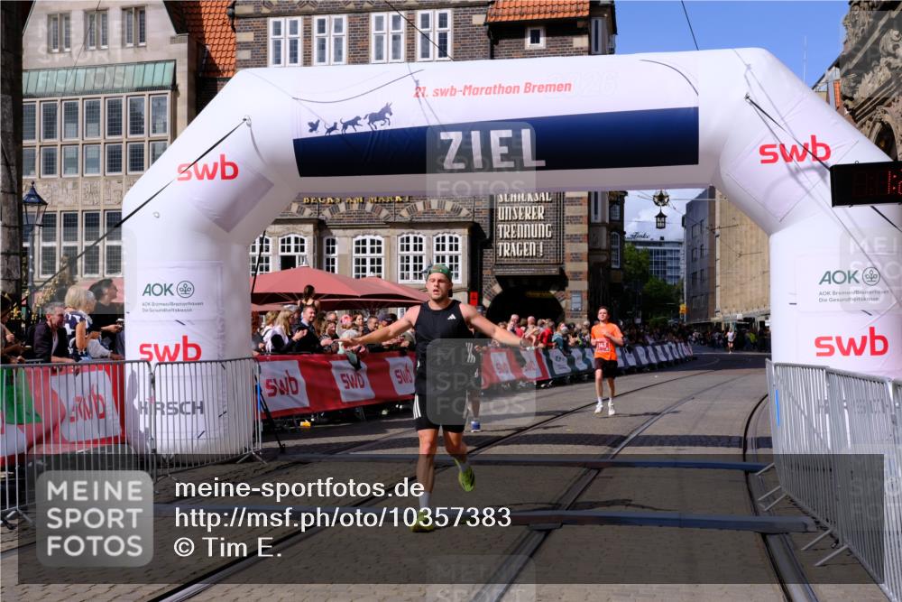 13.09.2026 - 21. swb-Marathon Bremen Tim E. http://msf.ph/oto/10357383 13.09.2026 12:52:36 Ziel 959, 1357, 1507 meine-sportfotos.de