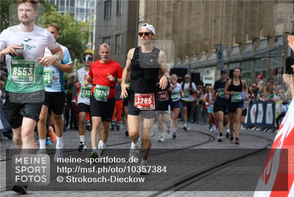 13.09.2026 - 21. swb-Marathon Bremen Strokosch-Dieckow http://msf.ph/oto/10357384 13.09.2026 13:37:24 Ziel 950, 1285, 1641, 1849, 1854, 1991, 2241, 2531, 2930, 3122, 3333, 3732, 3787, 3894, 3909, 4261, 4410, 4448, 4932, 4947, 5355, 5547, 5577, 6046, 6056, 6269, 6431, 6629, 6961, 7006, 7046, 7398, 7445, 7937, 8034, 8268, 8443, 8458, 8839, 9140, 9310, 9317, 9331, 9415, 9589, 9701, 9840, 13077, 448, 3323, 3804, 4155, 4300, 4433, 4628, 5624, 6032, 6804, 6911, 7003, 7074, 8380, 8439, 8553, 8674, 9441, 10062, 10106 meine-sportfotos.de