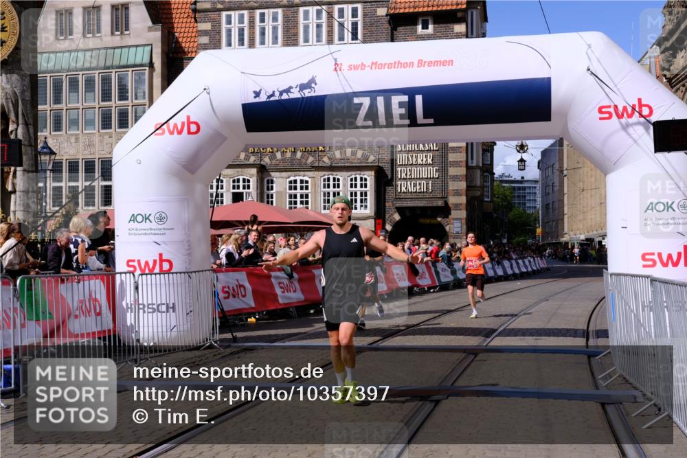 13.09.2026 - 21. swb-Marathon Bremen Tim E. http://msf.ph/oto/10357397 13.09.2026 12:52:36 Ziel 959, 1357, 1507 meine-sportfotos.de