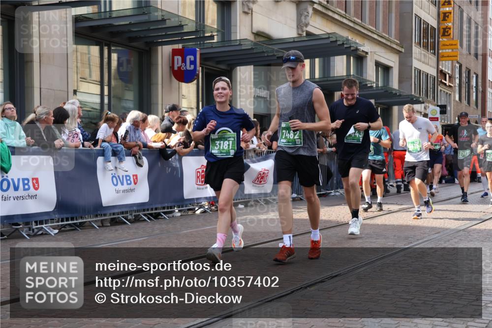 13.09.2026 - 21. swb-Marathon Bremen Strokosch-Dieckow http://msf.ph/oto/10357402 13.09.2026 13:34:31 Ziel 489, 1210, 1395, 1967, 2413, 2430, 2525, 2561, 2755, 2831, 3052, 3058, 3181, 3217, 3353, 3380, 3388, 3765, 3768, 3842, 4537, 5378, 5415, 5684, 5694, 5760, 6085, 6128, 6168, 6244, 6627, 6655, 6756, 7443, 7462, 7833, 8155, 8182, 8453, 8493, 8515, 8552, 8623, 8683, 9038, 9788, 9820, 13017, 13018, 13180, 682, 784, 809, 911, 1307, 1871, 2215, 2464, 3029, 3068, 3214, 3318, 3409, 3632, 3636, 3890, 4112, 4537, 4616, 5147, 5265, 5488, 5489, 5566, 5768, 5852 meine-sportfotos.de