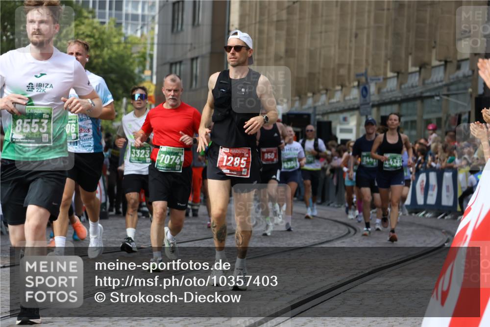 13.09.2026 - 21. swb-Marathon Bremen Strokosch-Dieckow http://msf.ph/oto/10357403 13.09.2026 13:37:24 Ziel 950, 1285, 1641, 1849, 1854, 1991, 2241, 2531, 2930, 3122, 3333, 3732, 3787, 3894, 3909, 4261, 4410, 4448, 4932, 4947, 5355, 5547, 5577, 6046, 6056, 6269, 6431, 6629, 6961, 7006, 7046, 7398, 7445, 7937, 8034, 8268, 8443, 8458, 8839, 9140, 9310, 9317, 9331, 9415, 9589, 9701, 9840, 13077, 448, 3323, 3804, 4155, 4300, 4433, 4628, 5624, 6032, 6804, 6911, 7003, 7074, 8380, 8439, 8553, 8674, 9441, 10062, 10106 meine-sportfotos.de