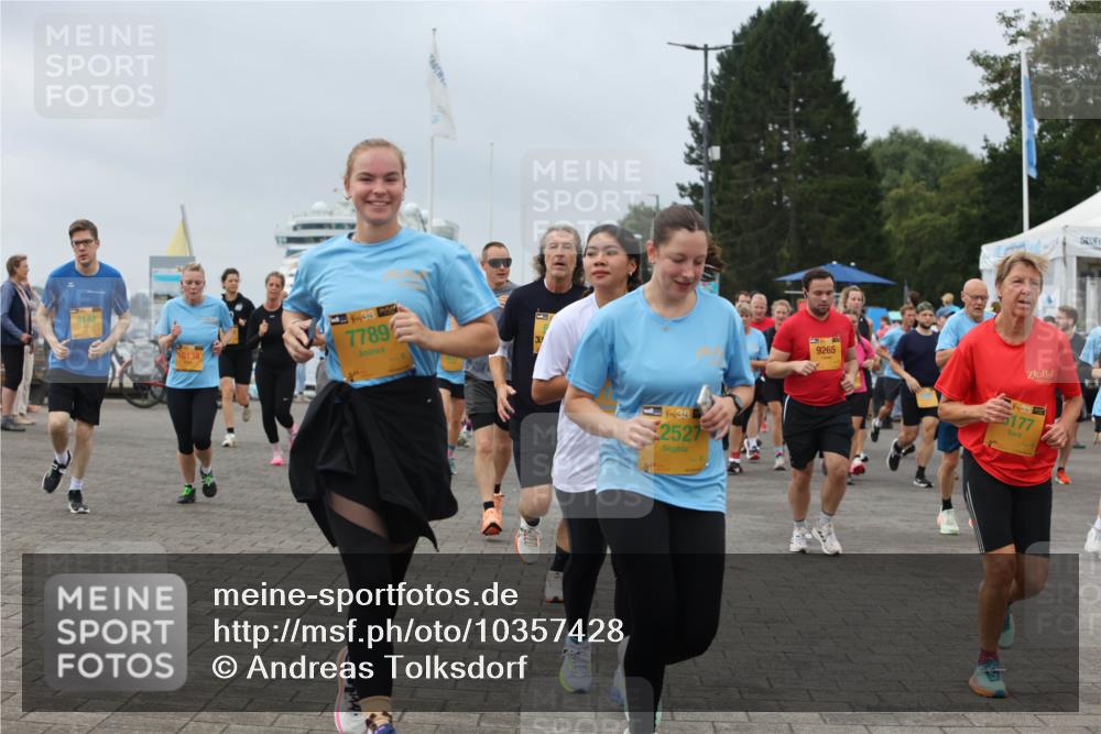 13.09.2026 - Kiel Lauf Andreas Tolksdorf http://msf.ph/oto/10357428 13.09.2026 09:59:58 Kiellinie 6142, 0138, 39, 7789, 38, 2527, 9265, 39, 177 meine-sportfotos.de