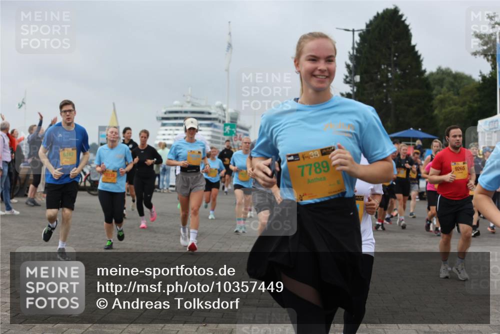13.09.2026 - Kiel Lauf Andreas Tolksdorf http://msf.ph/oto/10357449 13.09.2026 09:59:59 Kiellinie 6142, 0138, 4, 3977, 7789, 9265 meine-sportfotos.de