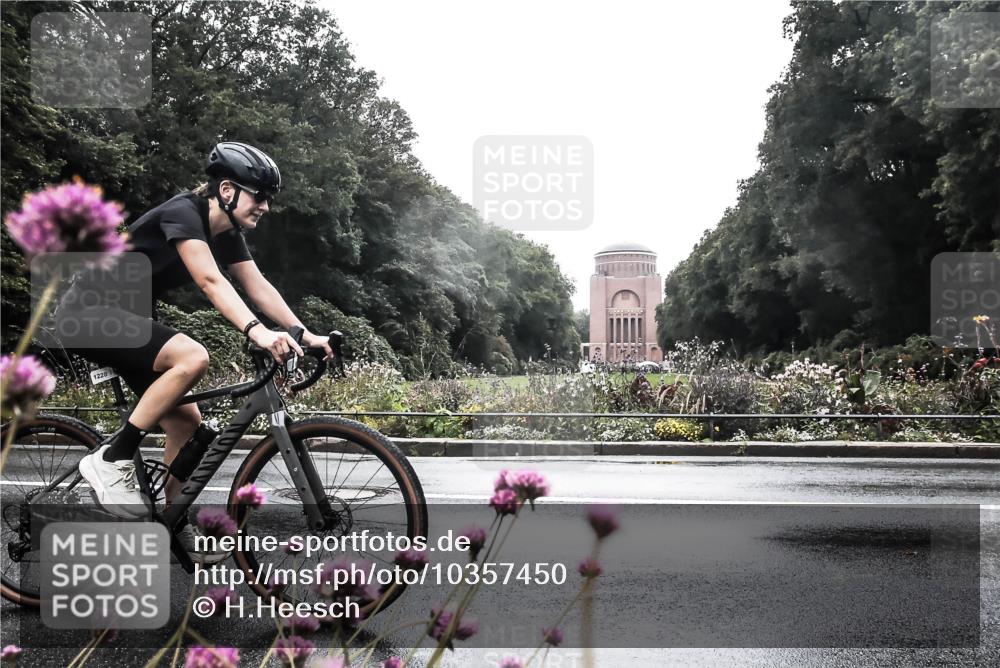 13.09.2026 - Stadtparktriathlon H.Heesch http://msf.ph/oto/10357450 13.09.2026 13:11:46 Radfahren 1196, 1220, 1291, 1443 meine-sportfotos.de