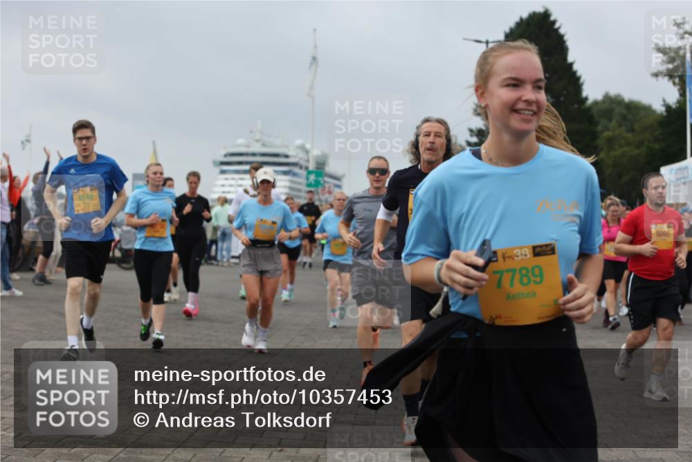 13.09.2026 - Kiel Lauf Andreas Tolksdorf http://msf.ph/oto/10357453 13.09.2026 09:59:59 Kiellinie 6142, 39, 7789, 9265 meine-sportfotos.de