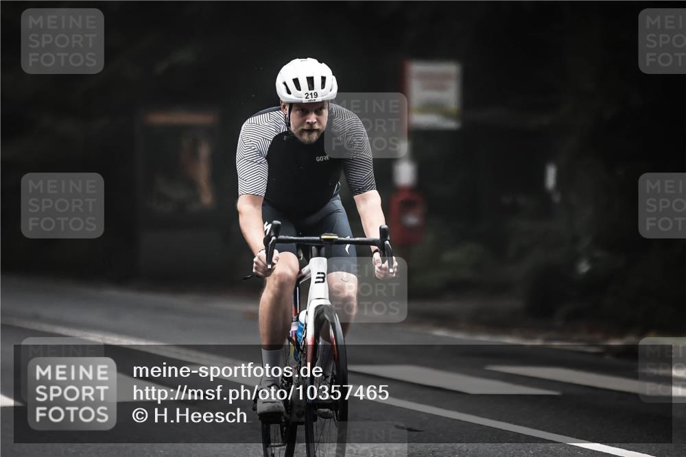 13.09.2026 - Stadtparktriathlon H.Heesch http://msf.ph/oto/10357465 13.09.2026 09:52:20 Radfahren 219, 304, 324 meine-sportfotos.de