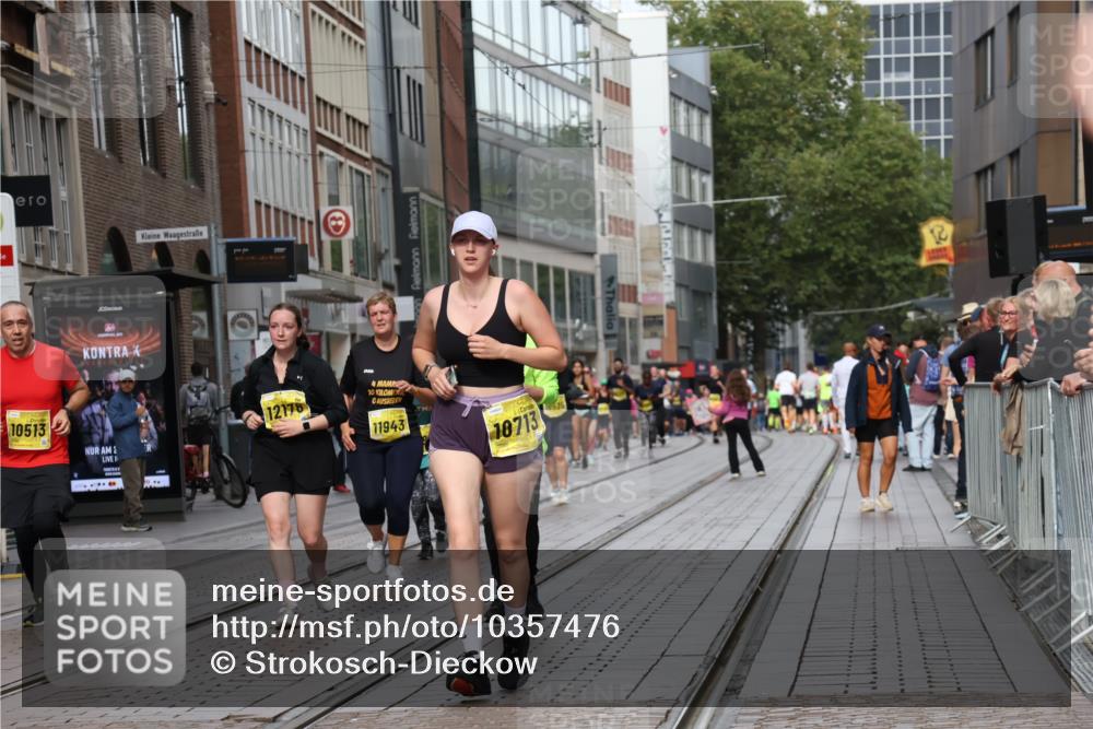 13.09.2026 - 21. swb-Marathon Bremen Strokosch-Dieckow http://msf.ph/oto/10357476 13.09.2026 11:17:53 Ziel 10191, 10192, 10459, 10513, 10651, 10713, 11482, 11808, 11829, 11943, 12177, 12178, 10137, 10756, 11367, 11932, 12023, 12226, 12292, 12321, 12373 meine-sportfotos.de