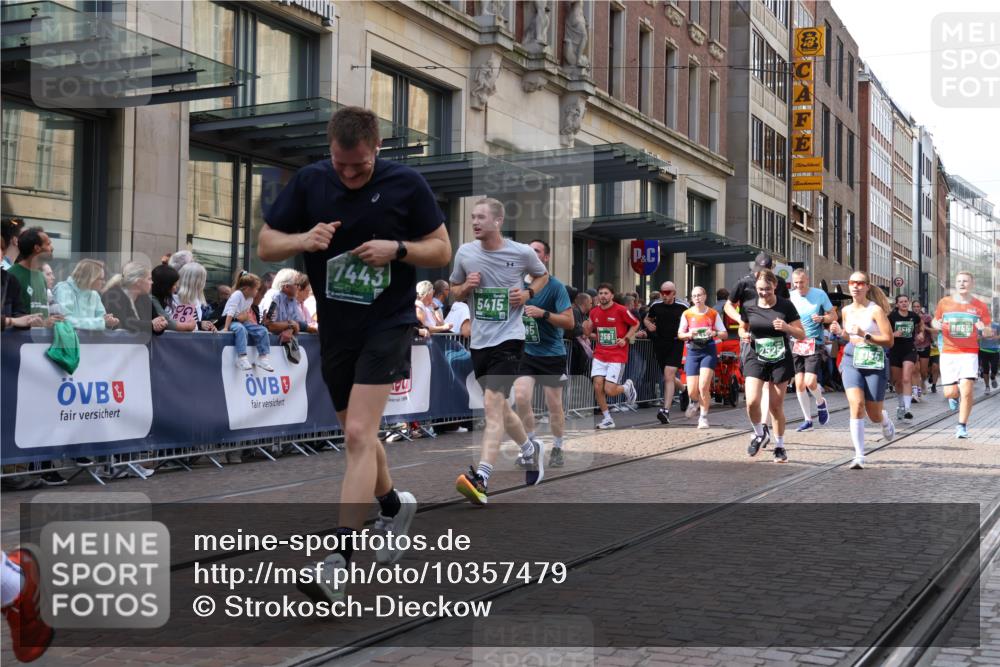13.09.2026 - 21. swb-Marathon Bremen Strokosch-Dieckow http://msf.ph/oto/10357479 13.09.2026 13:34:33 Ziel 489, 1210, 1395, 1967, 2413, 2430, 2525, 2561, 2755, 2831, 3052, 3058, 3181, 3217, 3353, 3380, 3388, 3765, 3768, 3842, 5378, 5415, 5684, 5694, 5760, 6085, 6128, 6168, 6244, 6403, 6627, 6655, 6756, 7123, 7405, 7443, 7462, 7750, 7833, 8155, 8182, 8493, 8515, 8552, 8623, 8683, 9038, 9788, 9820, 13017, 13018, 13060, 13180, 682, 784, 809, 911, 1307, 1395, 1871, 2215, 3029, 3052, 3058, 3068, 3214, 3318, 3388, 3409, 3636, 3890, 4112, 4537, 4616, 5147, 5265, 5488, 5566, 5760, 5852 meine-sportfotos.de