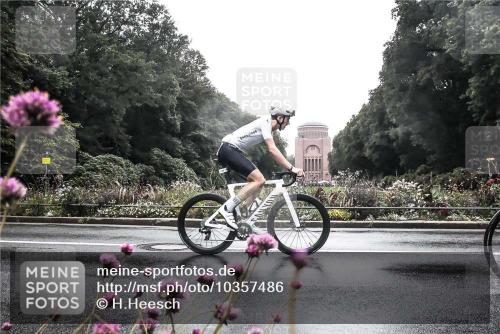 13.09.2026 - Stadtparktriathlon H.Heesch http://msf.ph/oto/10357486 13.09.2026 13:11:52 Radfahren 1336, 1338, 1378, 1392 meine-sportfotos.de