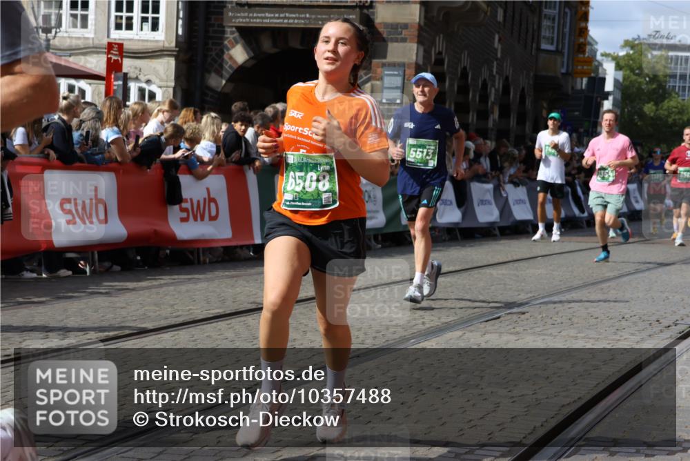 13.09.2026 - 21. swb-Marathon Bremen Strokosch-Dieckow http://msf.ph/oto/10357488 13.09.2026 13:33:50 Ziel 930, 1124, 2960, 2980, 3201, 3562, 4052, 4219, 4243, 4492, 4536, 4543, 4565, 5560, 5660, 5726, 5861, 5862, 5914, 6256, 6421, 6538, 6597, 6777, 6844, 6882, 6915, 6997, 7145, 7421, 7523, 7633, 7652, 7789, 7863, 8093, 8177, 8501, 8599, 8602, 8691, 9206, 9508, 9616, 9856, 9883, 10114, 13078, 13084, 1656, 2727, 3389, 3522, 3790, 4613, 5341, 5563, 5587, 6151, 6509, 6623, 7047, 7303, 7354, 7431, 8025, 8512, 8641, 8910 meine-sportfotos.de