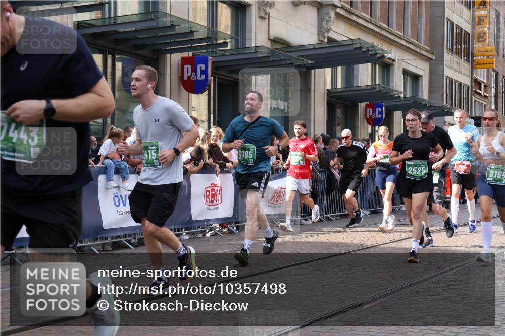13.09.2026 - 21. swb-Marathon Bremen Strokosch-Dieckow http://msf.ph/oto/10357498 13.09.2026 13:34:34 Ziel 489, 1210, 1967, 2413, 2430, 2525, 2561, 2755, 2831, 3181, 3217, 3353, 3380, 3765, 3768, 3842, 5125, 5378, 5415, 5647, 5684, 5694, 6085, 6128, 6168, 6244, 6403, 6627, 6655, 6756, 7123, 7405, 7443, 7462, 7750, 8155, 8182, 8493, 8515, 8552, 8623, 8683, 9038, 9788, 9820, 13017, 13018, 13051, 13060, 13180, 682, 784, 809, 911, 1307, 1395, 1871, 2215, 2831, 3029, 3052, 3058, 3068, 3214, 3318, 3388, 3409, 3636, 3890, 4112, 4537, 4616, 5147, 5488, 5566, 5694, 5760, 5852 meine-sportfotos.de