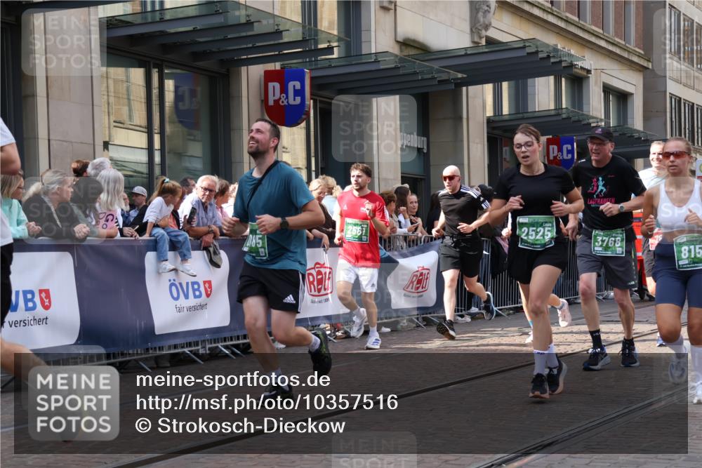 13.09.2026 - 21. swb-Marathon Bremen Strokosch-Dieckow http://msf.ph/oto/10357516 13.09.2026 13:34:34 Ziel 489, 1210, 1967, 2413, 2430, 2525, 2561, 2755, 2831, 3181, 3217, 3353, 3380, 3765, 3768, 3842, 5125, 5378, 5415, 5647, 5684, 5694, 6085, 6128, 6168, 6244, 6403, 6627, 6655, 6756, 7123, 7405, 7443, 7462, 7750, 8155, 8182, 8493, 8515, 8552, 8623, 8683, 9038, 9788, 9820, 13017, 13018, 13051, 13060, 13180, 682, 784, 809, 911, 1307, 1395, 1871, 2215, 2831, 3029, 3052, 3058, 3068, 3214, 3318, 3388, 3409, 3636, 3890, 4112, 4537, 4616, 5147, 5488, 5566, 5694, 5760, 5852 meine-sportfotos.de