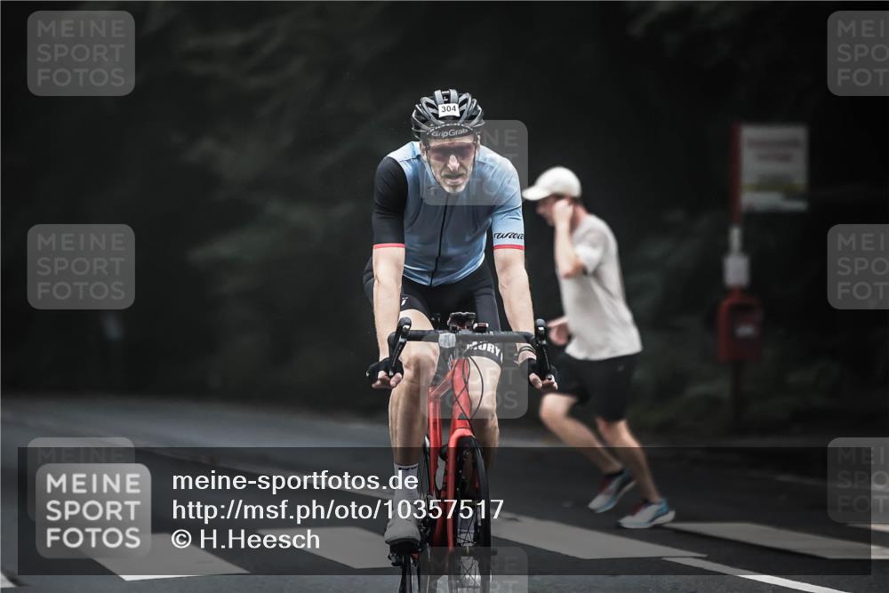 13.09.2026 - Stadtparktriathlon H.Heesch http://msf.ph/oto/10357517 13.09.2026 09:52:24 Radfahren 219, 304, 324 meine-sportfotos.de