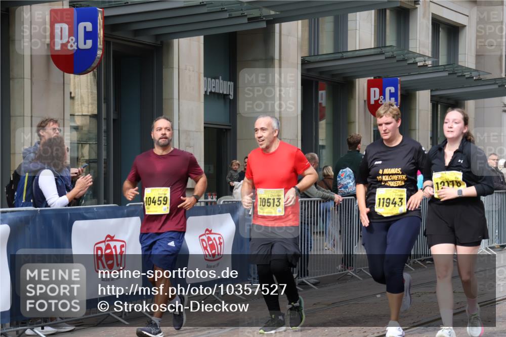 13.09.2026 - 21. swb-Marathon Bremen Strokosch-Dieckow http://msf.ph/oto/10357527 13.09.2026 11:17:58 Ziel 10191, 10192, 10459, 10513, 10535, 10651, 10895, 11482, 11808, 11829, 11943, 12177, 12178, 10137, 10713, 10756, 11367, 11482, 11932, 12023, 12226, 12292, 12321, 12373 meine-sportfotos.de
