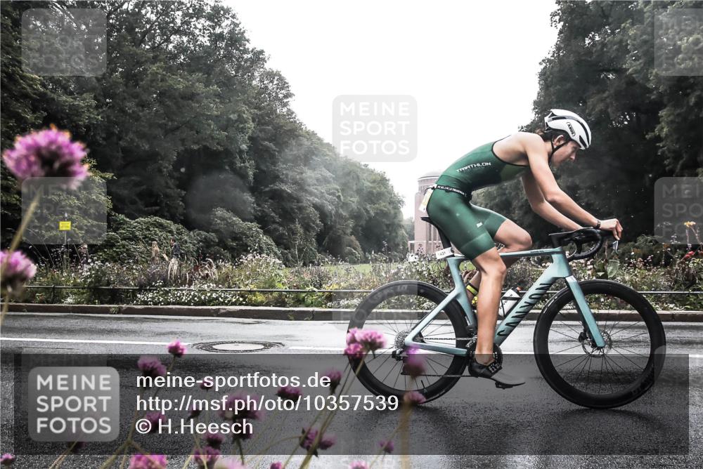 13.09.2026 - Stadtparktriathlon H.Heesch http://msf.ph/oto/10357539 13.09.2026 13:12:12 Radfahren 1374, 1431 meine-sportfotos.de