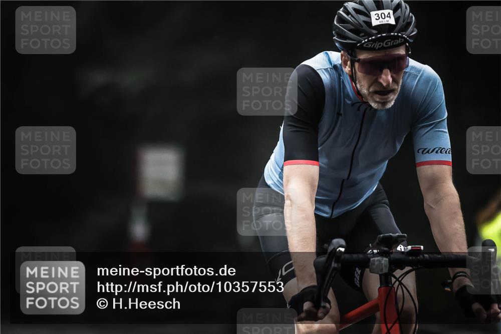13.09.2026 - Stadtparktriathlon H.Heesch http://msf.ph/oto/10357553 13.09.2026 09:52:24 Radfahren 219, 304, 324 meine-sportfotos.de