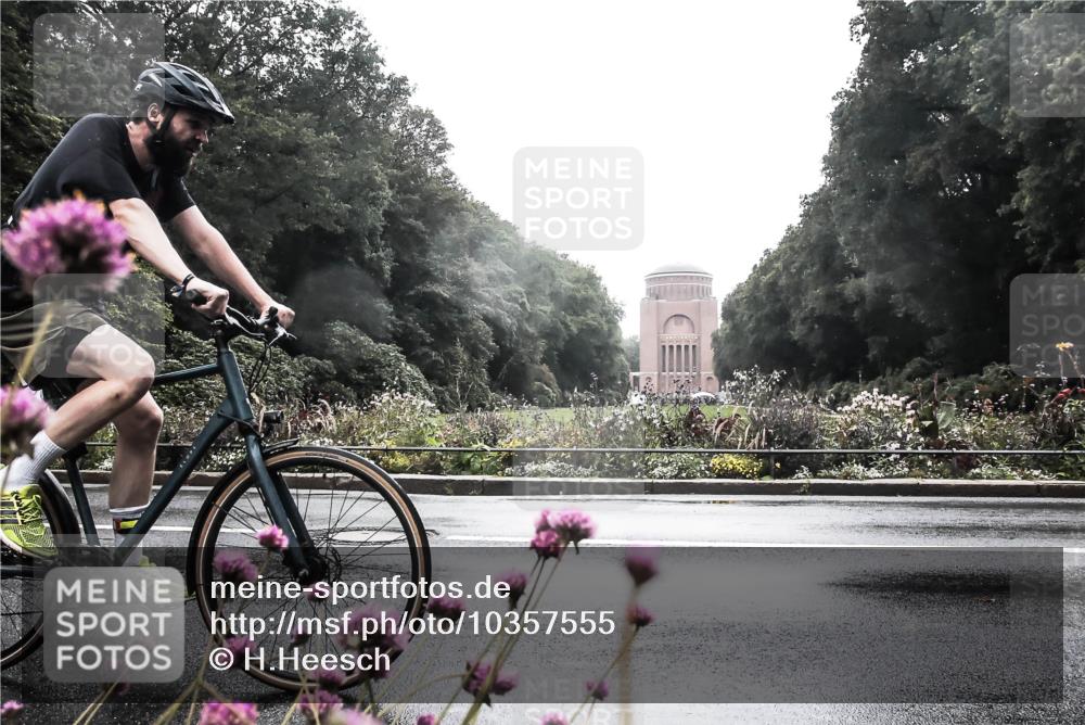 13.09.2026 - Stadtparktriathlon H.Heesch http://msf.ph/oto/10357555 13.09.2026 13:12:21 Radfahren 1195 meine-sportfotos.de