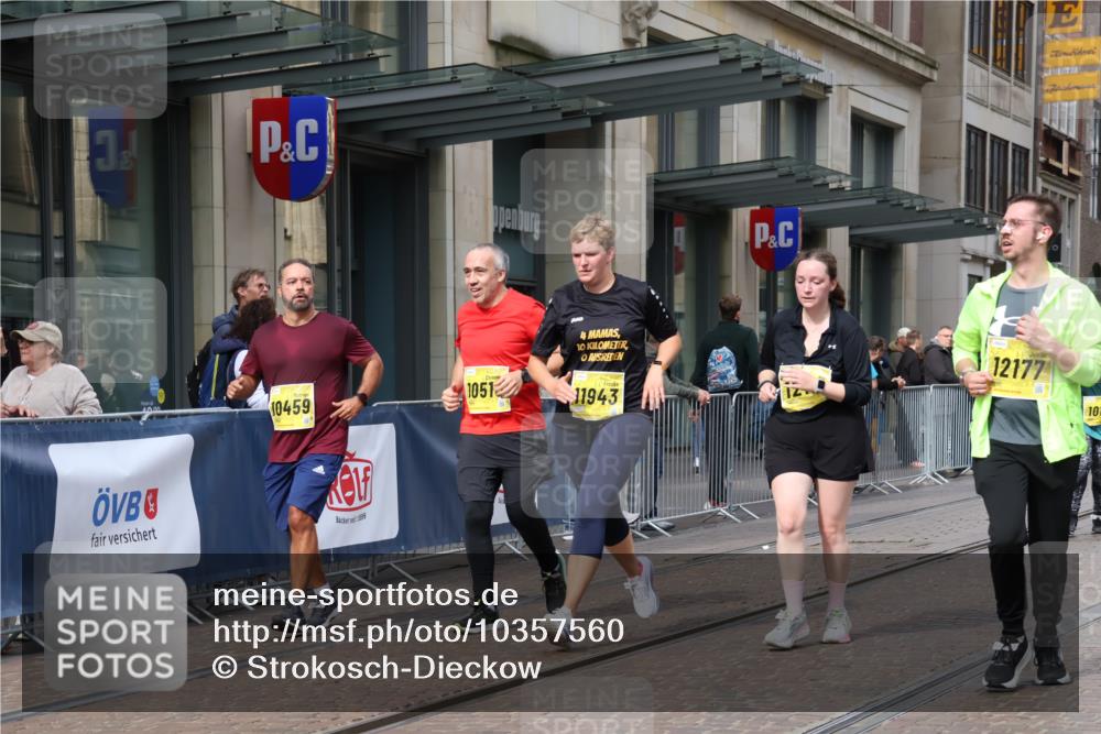 13.09.2026 - 21. swb-Marathon Bremen Strokosch-Dieckow http://msf.ph/oto/10357560 13.09.2026 11:17:58 Ziel 10191, 10192, 10459, 10513, 10535, 10651, 10895, 11482, 11808, 11829, 11943, 12177, 12178, 10137, 10713, 10756, 11367, 11482, 11932, 12023, 12226, 12292, 12321, 12373 meine-sportfotos.de