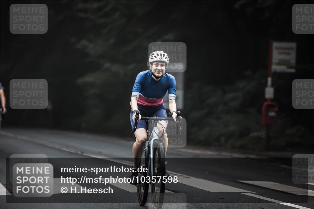13.09.2026 - Stadtparktriathlon H.Heesch http://msf.ph/oto/10357598 13.09.2026 09:52:36 Radfahren 241, 331, 332, 341 meine-sportfotos.de