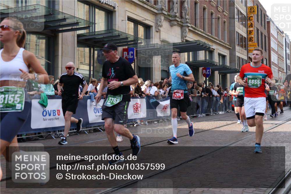 13.09.2026 - 21. swb-Marathon Bremen Strokosch-Dieckow http://msf.ph/oto/10357599 13.09.2026 13:34:36 Ziel 489, 1210, 1967, 2413, 2430, 2525, 2561, 2755, 3181, 3217, 3353, 3380, 3765, 3768, 3842, 4487, 5125, 5415, 5647, 5684, 6085, 6128, 6168, 6244, 6391, 6403, 6627, 6655, 6756, 7123, 7405, 7443, 7462, 7750, 8155, 8182, 8493, 8515, 8552, 8623, 8683, 9038, 9820, 13017, 13018, 13051, 13060, 13180, 682, 784, 809, 911, 1307, 1395, 1871, 2215, 2831, 3029, 3052, 3058, 3068, 3214, 3318, 3388, 3409, 3636, 3890, 4112, 4537, 4616, 5147, 5378, 5488, 5566, 5694, 5760, 5852 meine-sportfotos.de