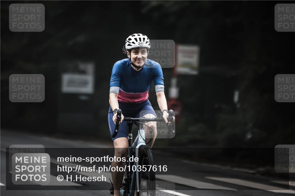 13.09.2026 - Stadtparktriathlon H.Heesch http://msf.ph/oto/10357616 13.09.2026 09:52:36 Radfahren 241, 331, 332, 341 meine-sportfotos.de