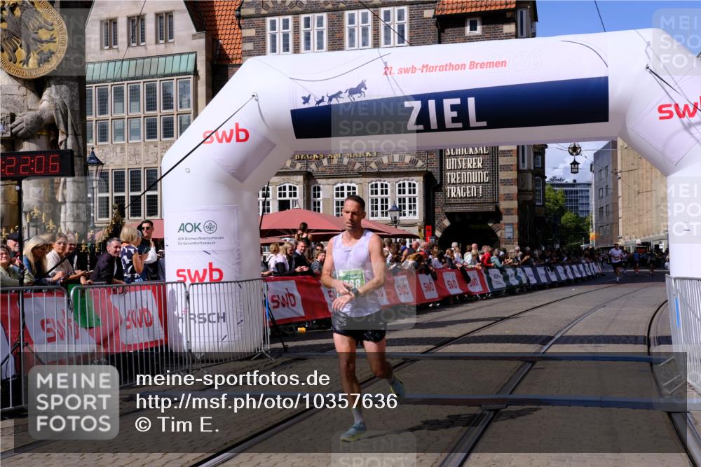 13.09.2026 - 21. swb-Marathon Bremen Tim E. http://msf.ph/oto/10357636 13.09.2026 12:52:55 Ziel 525, 553, 7768, 8729 meine-sportfotos.de