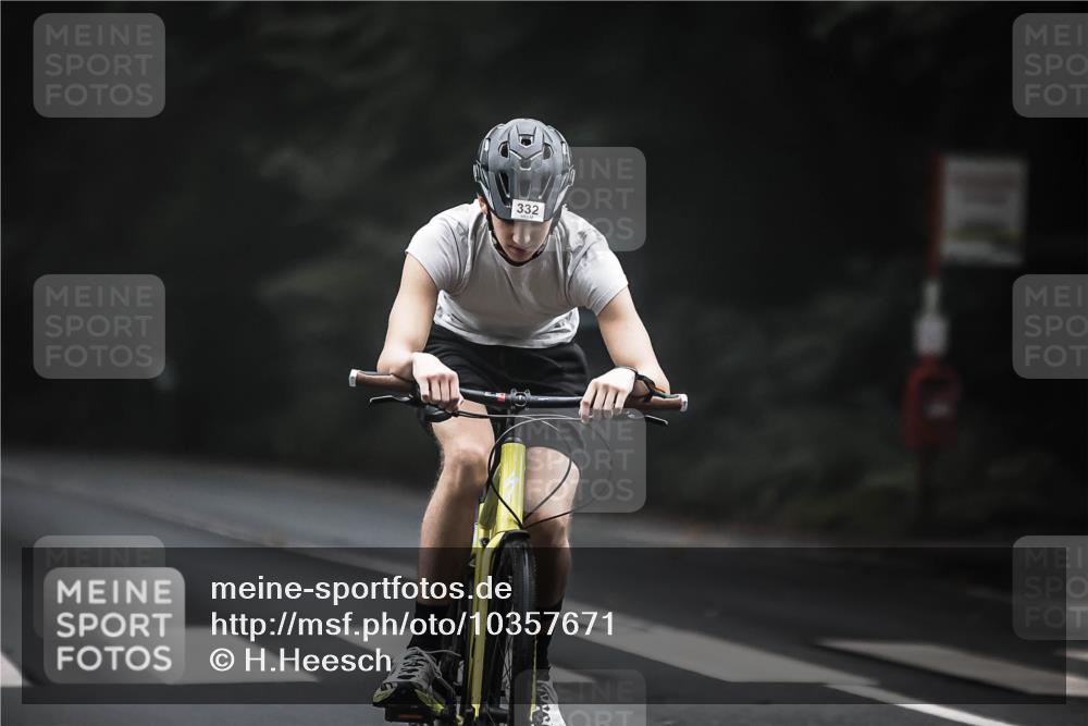 13.09.2026 - Stadtparktriathlon H.Heesch http://msf.ph/oto/10357671 13.09.2026 09:52:42 Radfahren 241, 255, 308, 331, 332 meine-sportfotos.de