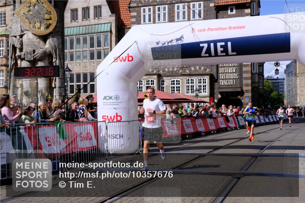 13.09.2026 - 21. swb-Marathon Bremen Tim E. http://msf.ph/oto/10357676 13.09.2026 12:53:05 Ziel 417, 553, 2100, 7244, 8729 meine-sportfotos.de