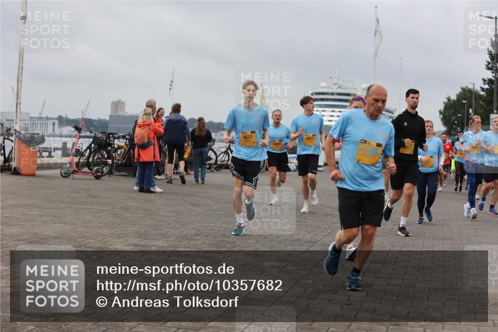 13.09.2026 - Kiel Lauf Andreas Tolksdorf http://msf.ph/oto/10357682 13.09.2026 10:00:07 Kiellinie 5677, 2927, 39 meine-sportfotos.de