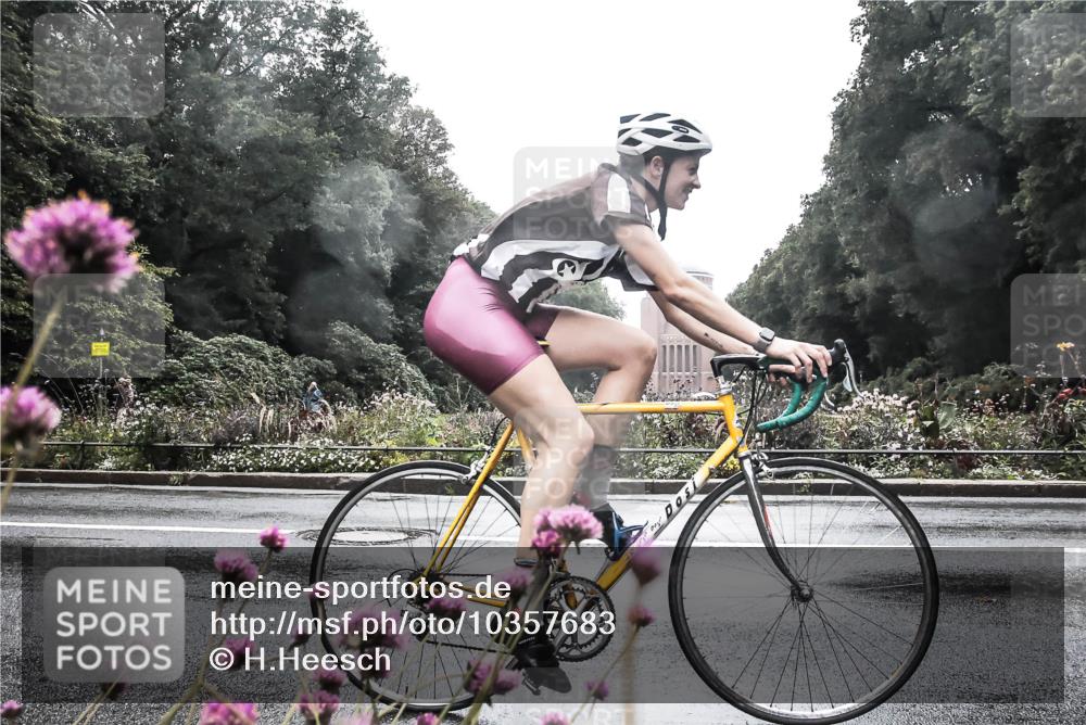 13.09.2026 - Stadtparktriathlon H.Heesch http://msf.ph/oto/10357683 13.09.2026 13:13:11 Radfahren 1192, 1316, 1402 meine-sportfotos.de