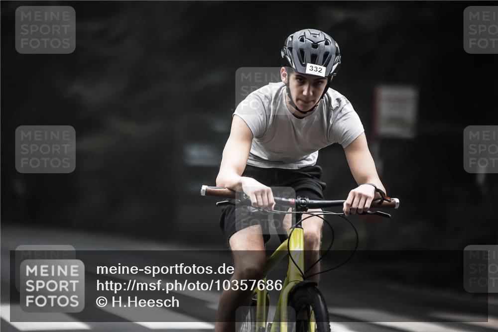 13.09.2026 - Stadtparktriathlon H.Heesch http://msf.ph/oto/10357686 13.09.2026 09:52:42 Radfahren 241, 255, 308, 331, 332 meine-sportfotos.de
