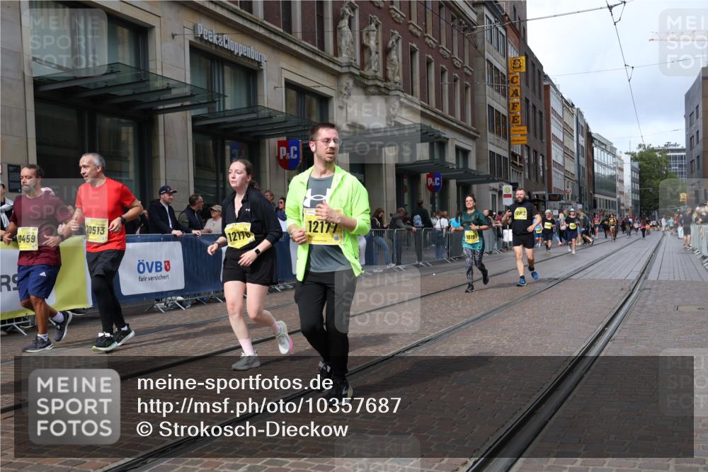 13.09.2026 - 21. swb-Marathon Bremen Strokosch-Dieckow http://msf.ph/oto/10357687 13.09.2026 11:18:01 Ziel 10176, 10191, 10192, 10459, 10513, 10535, 10651, 10895, 11829, 11943, 12177, 12178, 10137, 10713, 11367, 11482, 11808, 11932, 12023, 12226, 12292, 12321, 12373 meine-sportfotos.de