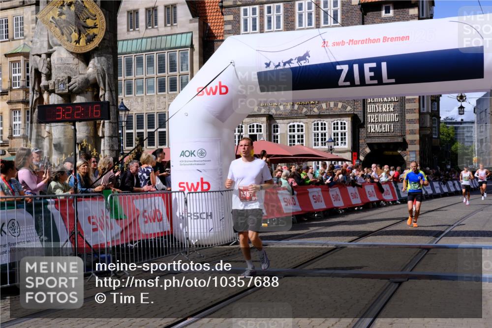 13.09.2026 - 21. swb-Marathon Bremen Tim E. http://msf.ph/oto/10357688 13.09.2026 12:53:05 Ziel 417, 553, 2100, 7244, 8729 meine-sportfotos.de