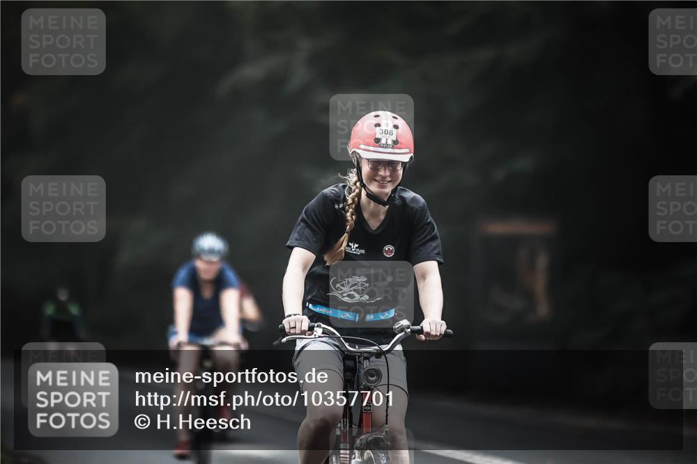 13.09.2026 - Stadtparktriathlon H.Heesch http://msf.ph/oto/10357701 13.09.2026 09:52:48 Radfahren 228, 255, 256, 308, 323 meine-sportfotos.de