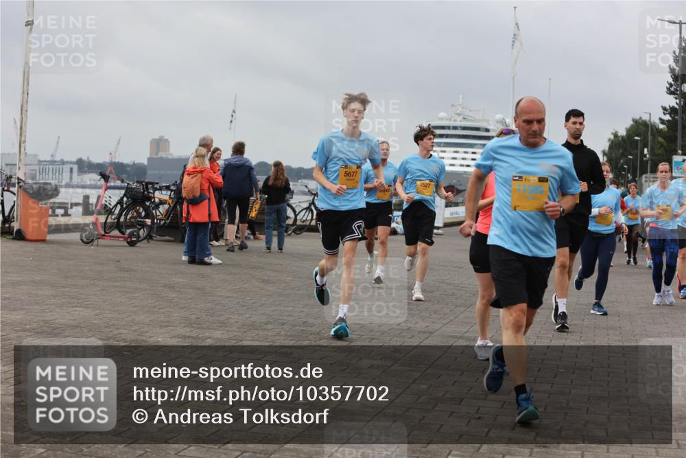 13.09.2026 - Kiel Lauf Andreas Tolksdorf http://msf.ph/oto/10357702 13.09.2026 10:00:08 Kiellinie 5677, 0980, 2927, 38, 11585, 995 meine-sportfotos.de