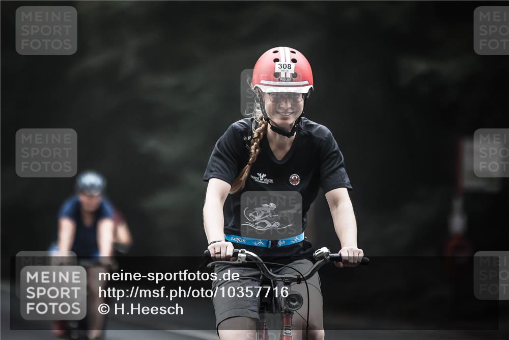 13.09.2026 - Stadtparktriathlon H.Heesch http://msf.ph/oto/10357716 13.09.2026 09:52:49 Radfahren 228, 255, 256, 308, 323 meine-sportfotos.de