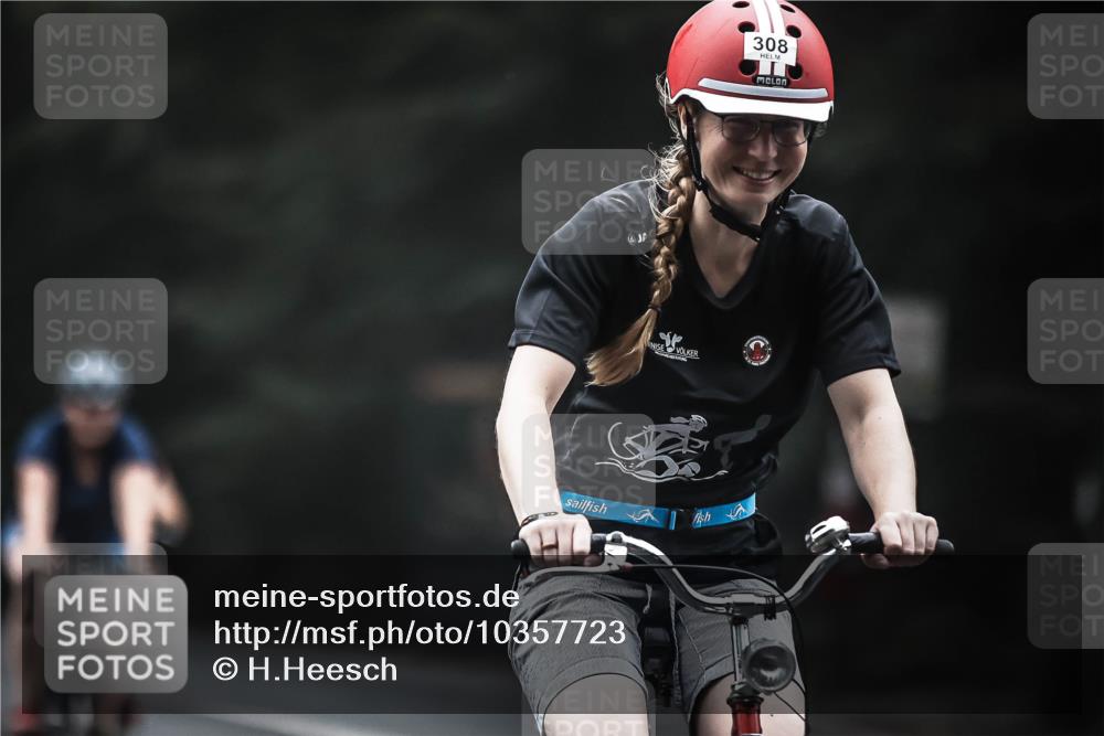 13.09.2026 - Stadtparktriathlon H.Heesch http://msf.ph/oto/10357723 13.09.2026 09:52:49 Radfahren 228, 255, 256, 308, 323 meine-sportfotos.de
