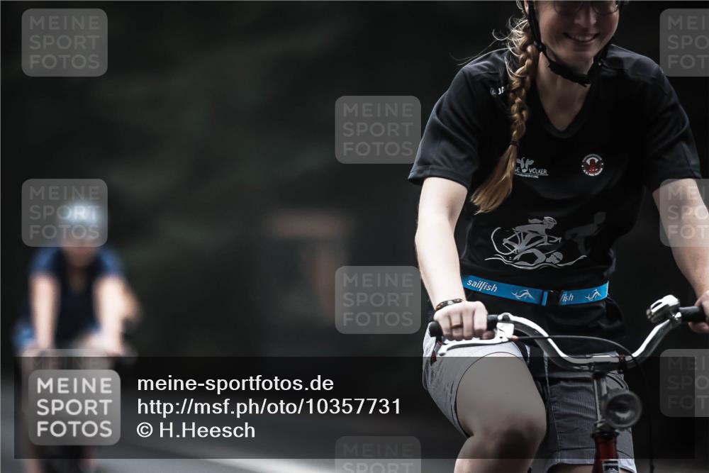 13.09.2026 - Stadtparktriathlon H.Heesch http://msf.ph/oto/10357731 13.09.2026 09:52:49 Radfahren 228, 255, 256, 308, 323 meine-sportfotos.de