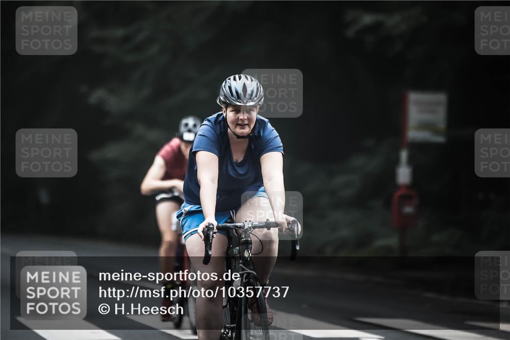 13.09.2026 - Stadtparktriathlon H.Heesch http://msf.ph/oto/10357737 13.09.2026 09:52:50 Radfahren 228, 255, 256, 308, 323 meine-sportfotos.de